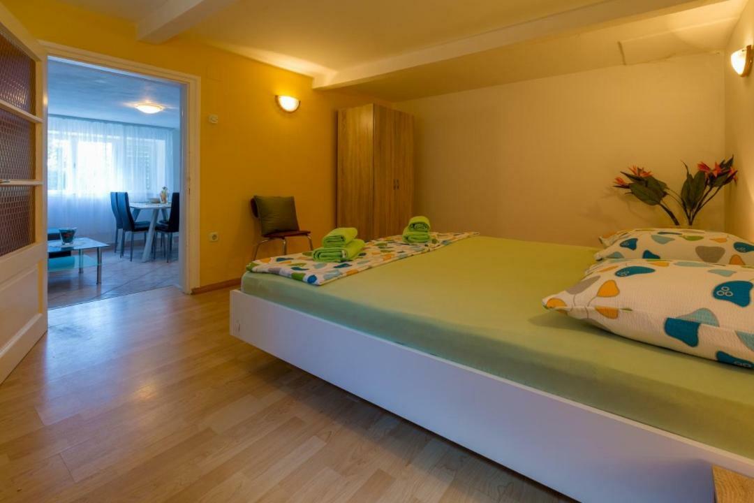 Apartment Dvorska Цриквеница Экстерьер фото