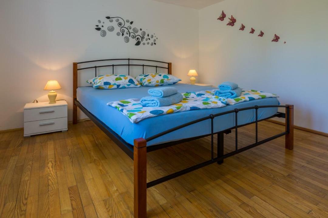 Apartment Dvorska Цриквеница Экстерьер фото